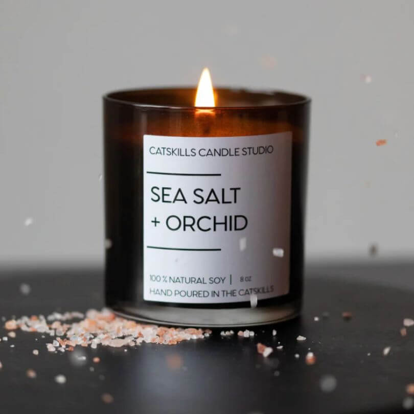 Sea Salt + Orchid: Top Notes : Sea Salt, Ozone Middle Notes : Jasmine, Lily of the Valley, Green Leaves Bottom Notes : Wood, Tonka Bean